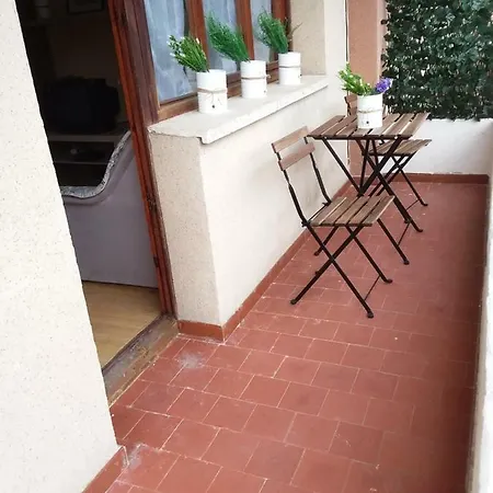 Pisos De Pin Apartment